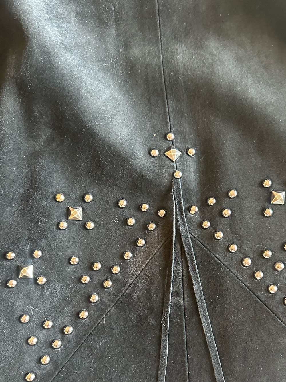 Western-Style Fringe Studded Black Suede Jacket - Picture 9 of 14